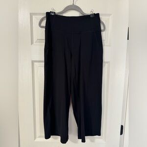 Lululemon capri leggings - black